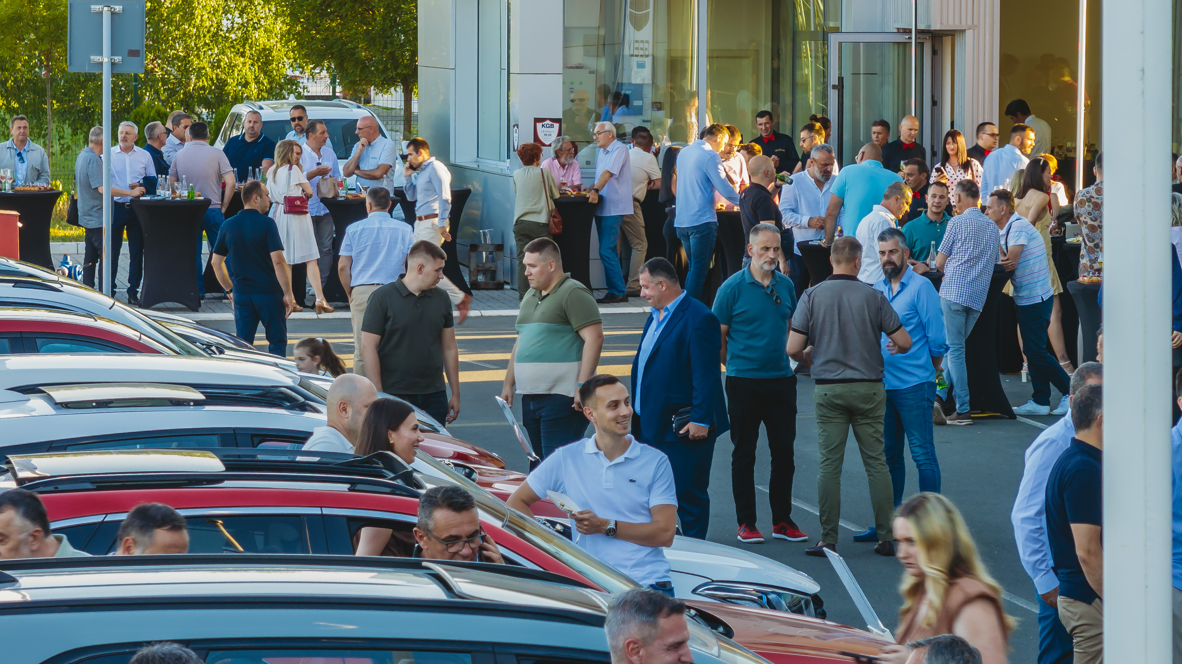 DONGFENG продължава експанзията си в Сърбия с нов шоурум в Крагуевац
